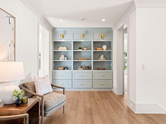 4th image of 2108 Ridge Rd