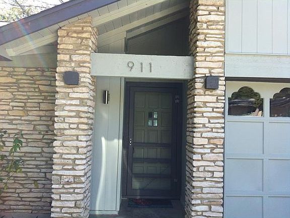 2nd image of 911 Glen Oak Dr