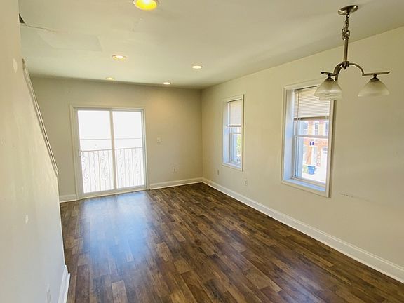 2nd image of 1600 Light St APT B