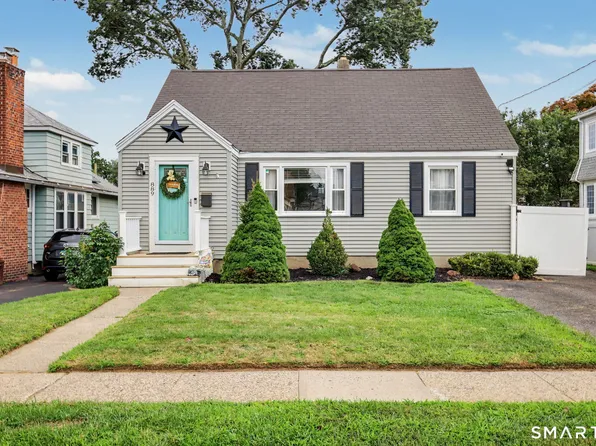 889 Wilcoxson Avenue, Stratford, CT 06614
