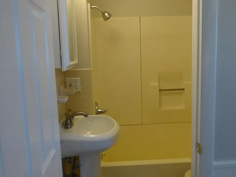 28 Merritt Ave #2 — Photo 5