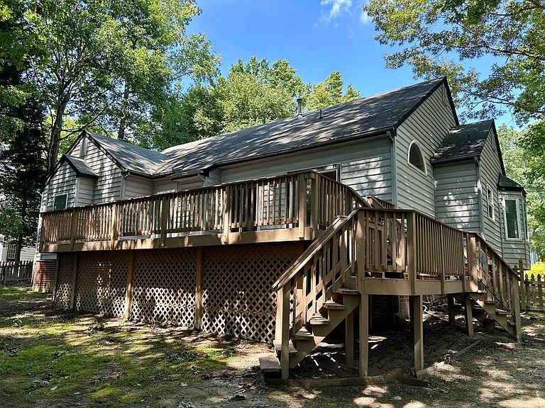 1520 Crawford Wood Dr — Photo 23