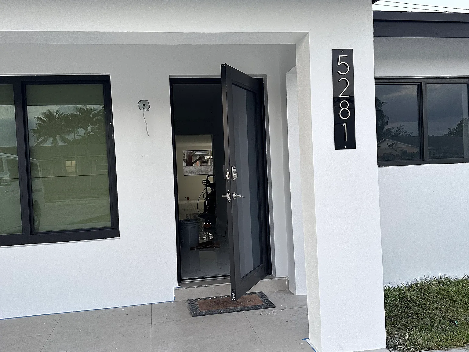 5 bed, 2565 sqft, $4,700 — Photo 1