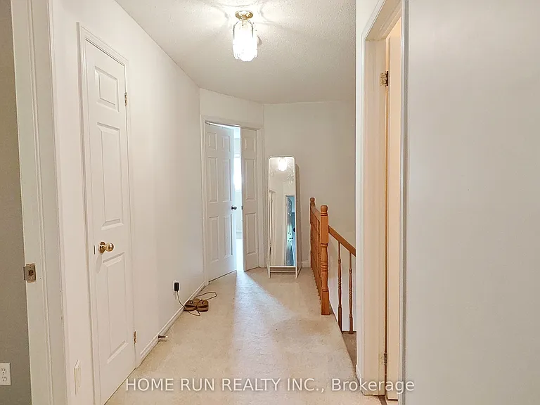 152 Thornbury Cres — Photo 16