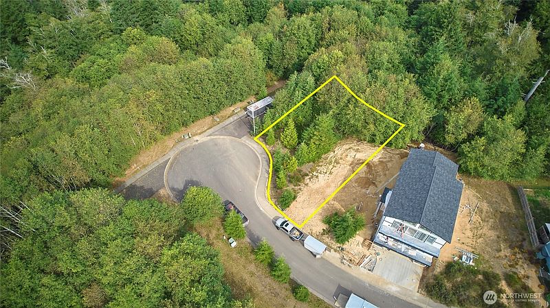 5th image of 1131 Grays Pointe Lane
