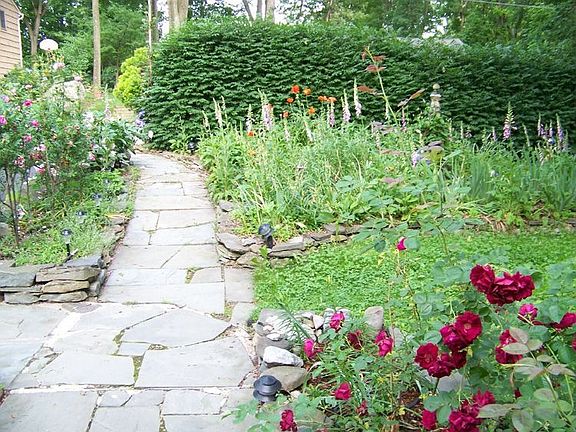 English cottage garden