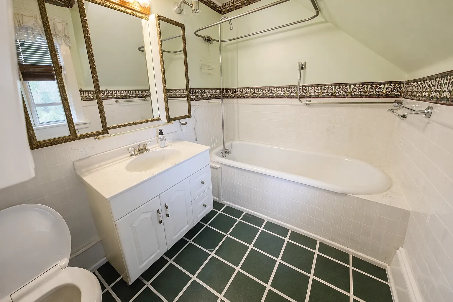 6 bed, 2214 sqft, $3,000 — Photo 4