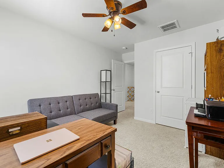 206 J Belton Ct — Photo 40