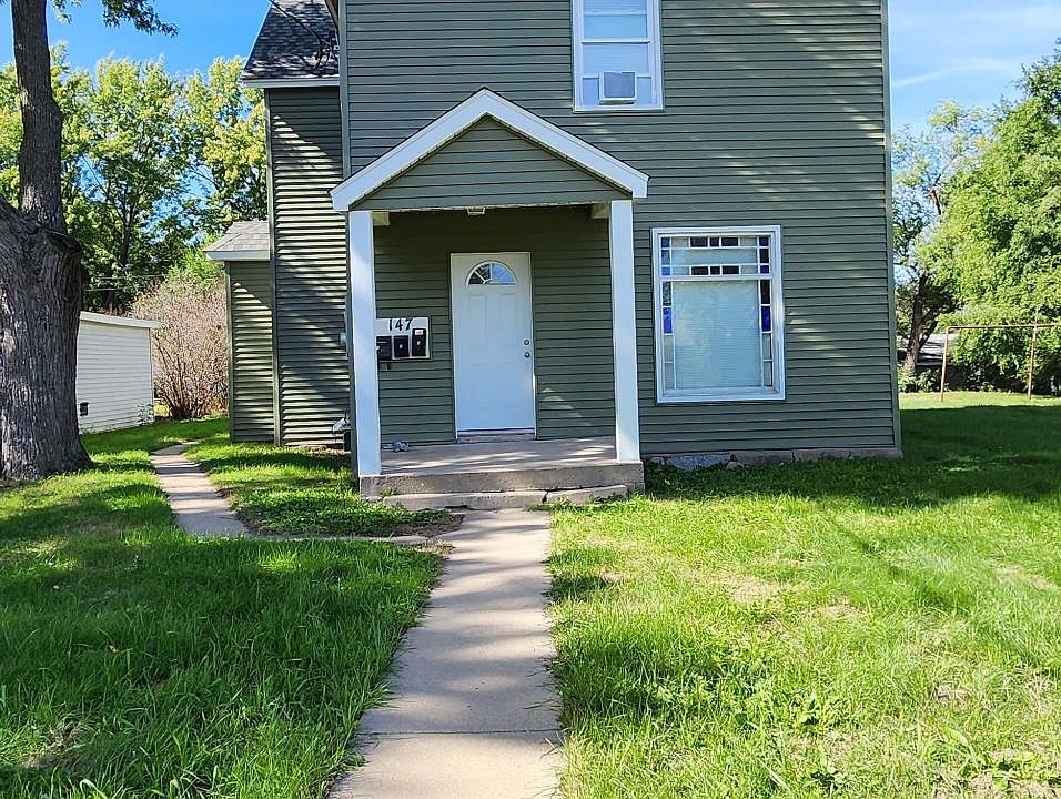 1st image of 147 10th Ave N #1