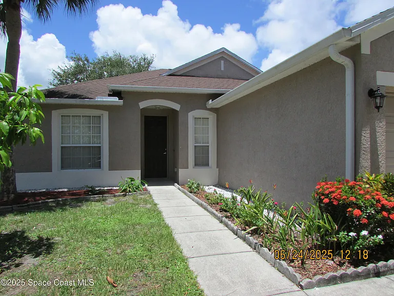 4192 Collinwood Dr — Photo 2