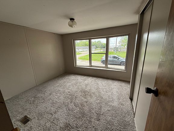 5th image of 1003 W 3rd St #7