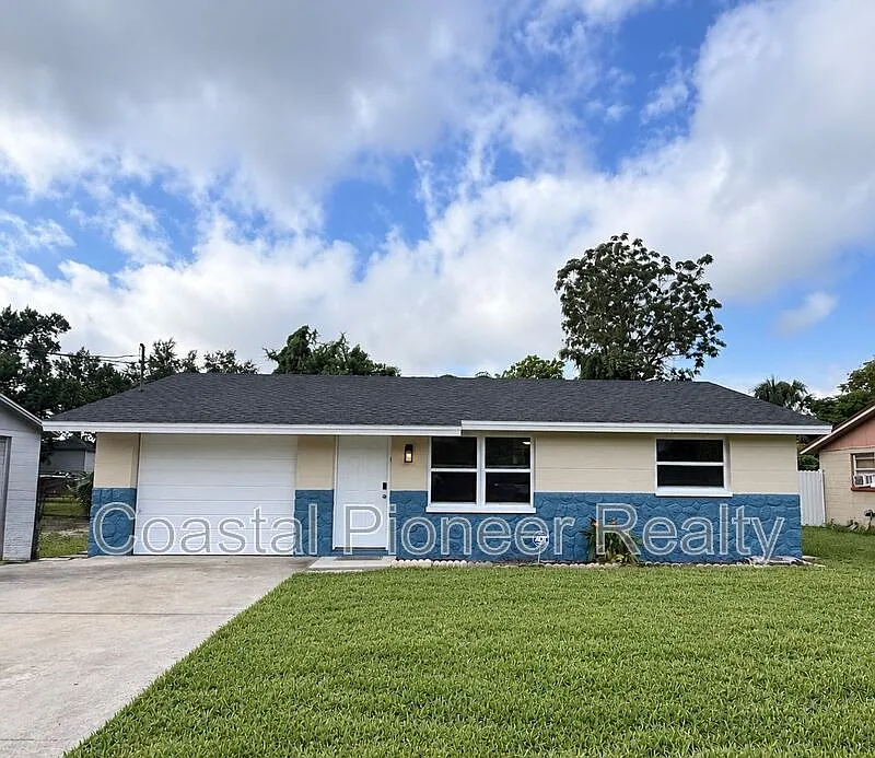 2 bed, 2.0 bath, 728 sqft, $1,695 — Photo 1