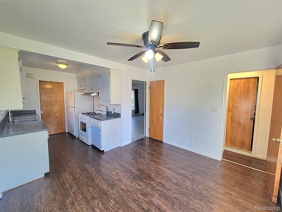 5th image of 3039 Pearl Ave