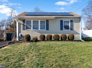 33 Gilmore Rd, Ewing, NJ 08628