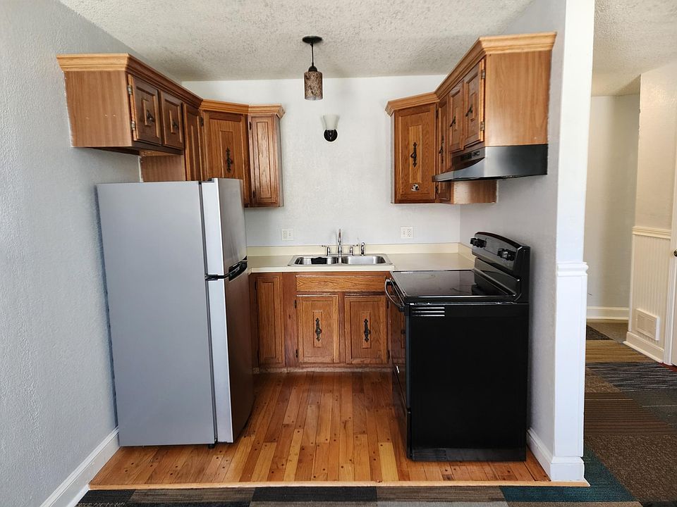 1st image of 700 Spruce St #2