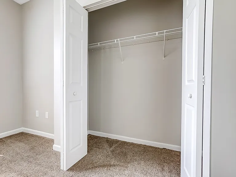 Delaware Crossing Apartments — Photo 14