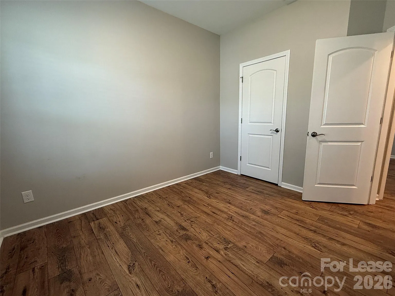 4 bed, 3.0 bath, 1894 sqft, $2,200 — Photo 4