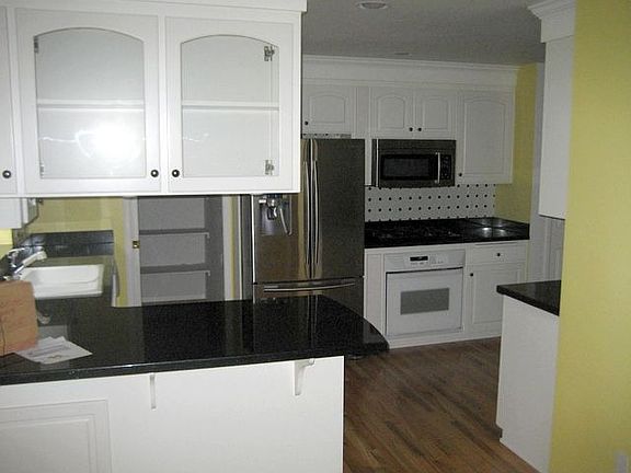 Large, spacious kitchen