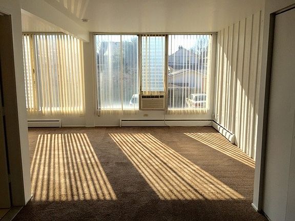 3rd image of 913 Washtenaw Rd APT 25