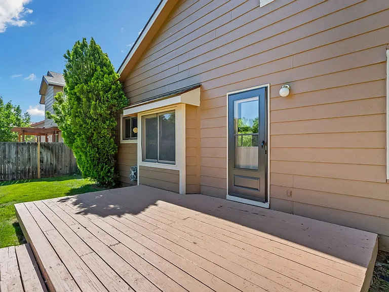 718 Justice Dr — Photo 24