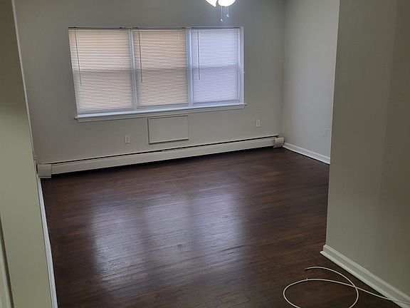 4th image of 102 Corbin Ave APT C3