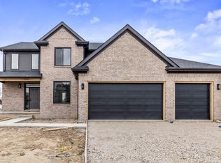 45537 Gable Dr, Macomb, MI 48088