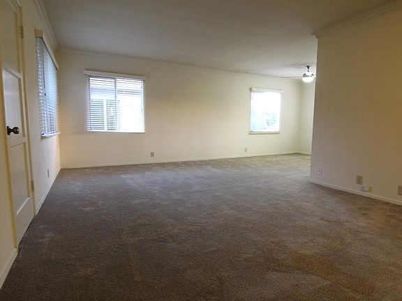 4th image of 3187 S Barrington Ave APT F