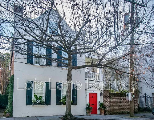 31 Wentworth St Photo 1