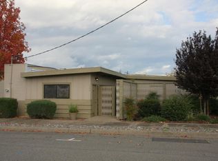 1725 Oregon St, Redding, CA 96001