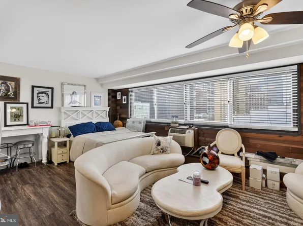 2101-17 Chestnut St #1805, Philadelphia, PA 19103