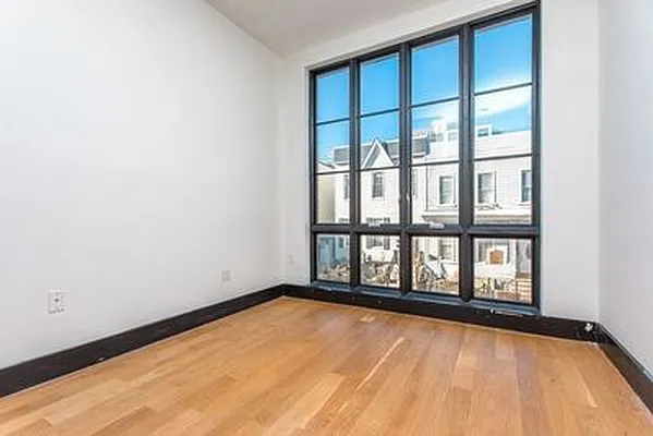 Rented by EXR | media 6