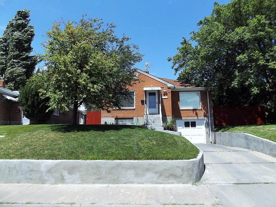 1st image of 360 W 15th St