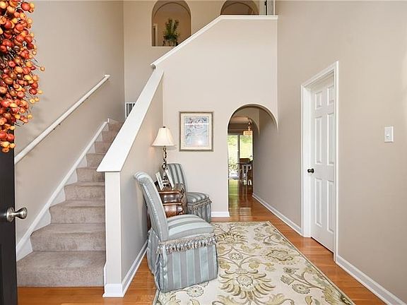 The large, open entryway provides endless decorating opportunities!