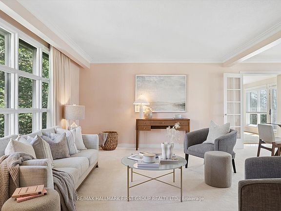 5th image of 525 Myrtle Rd W