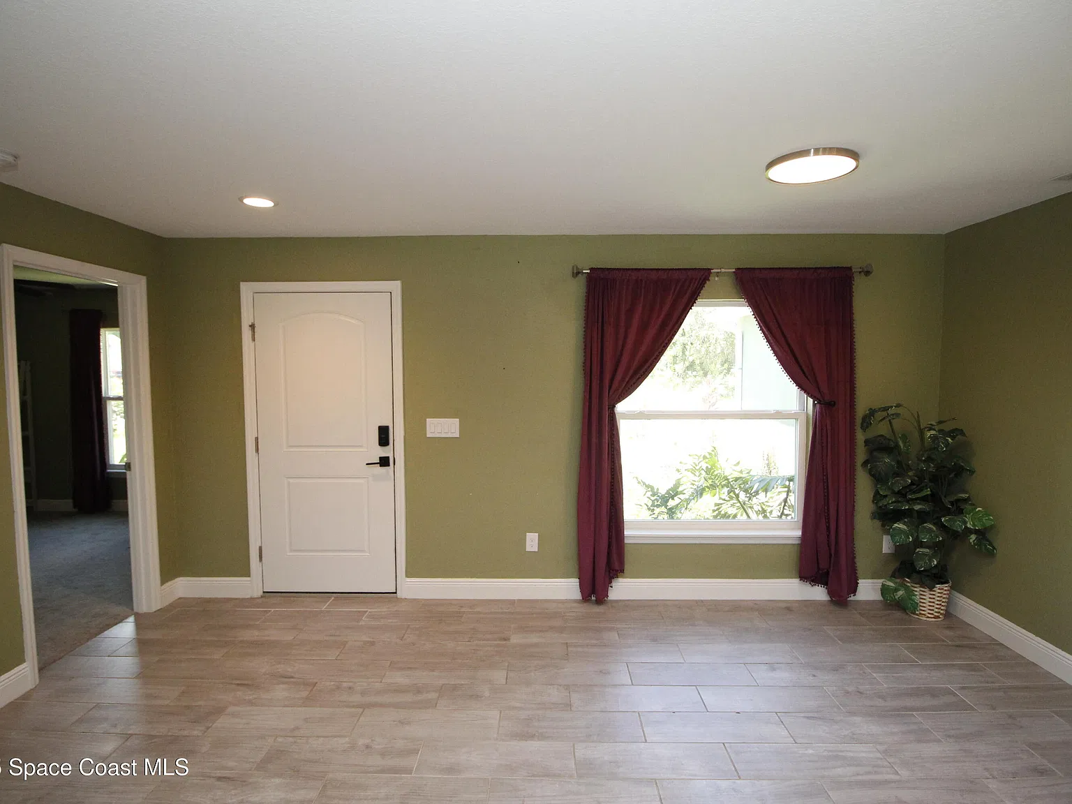 4 bed, 2.0 bath, 1885 sqft, $2,200 — Photo 4