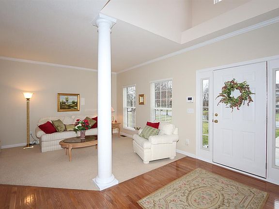 3rd image of 6479 Rosemont Ln