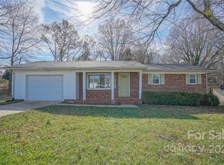 135 Clearview Rd, Statesville, NC 28625
