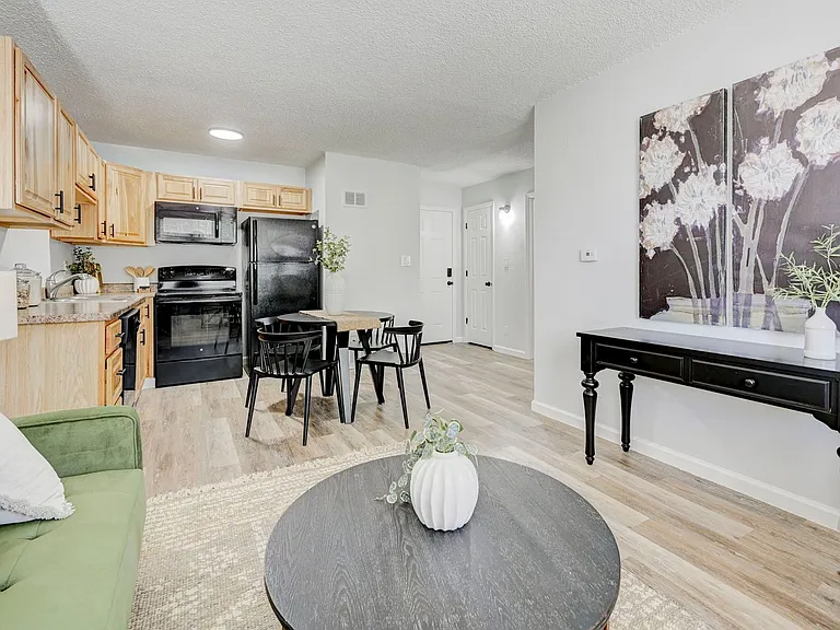 Summit View Apartments — Photo 26