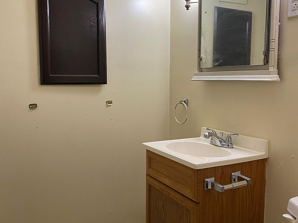 2nd image of 10 S Broadway St #3