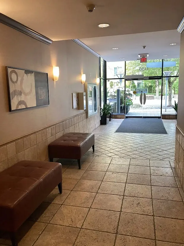 2 bed, 1000 sqft, $4,400 — Photo 2