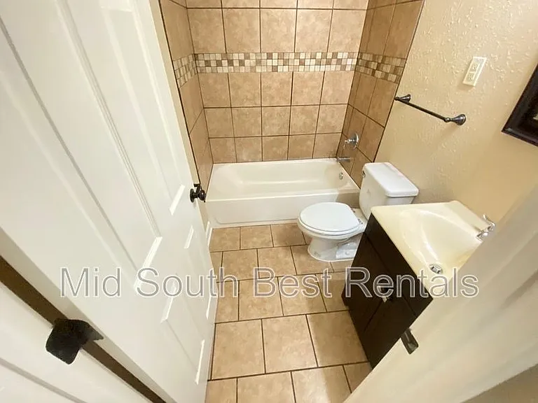 3754 Windermere Rd — Photo 2