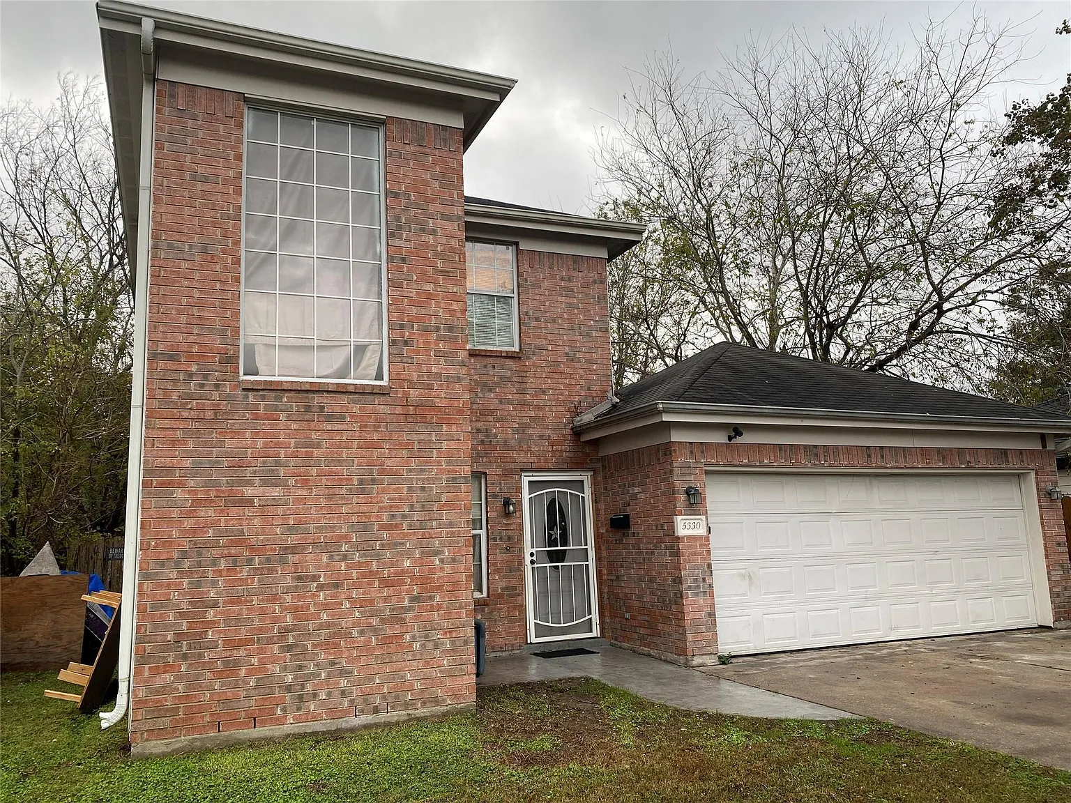 3 bed, 2.5 bath, 1950 sqft, $1,795 — Photo 1
