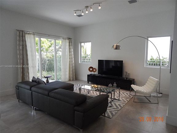 4th image of 19025 Atlantic Blvd