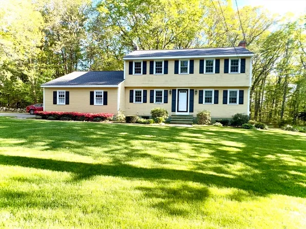 2 Westland Dr, Tewksbury, MA 01876