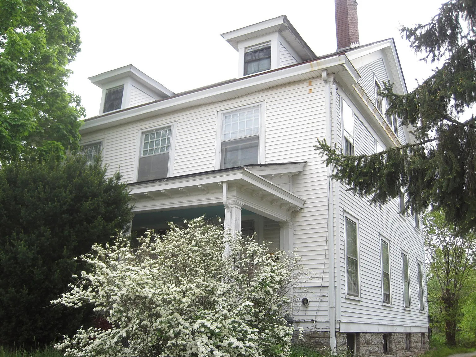 4 bed, 1300 sqft, $1,880 — Photo 4