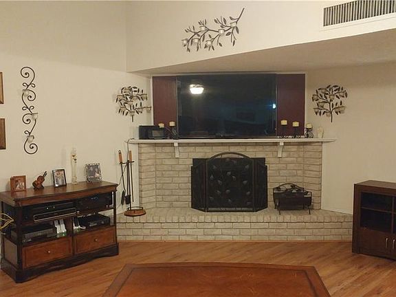 4th image of 4015 Rushmoor Dr