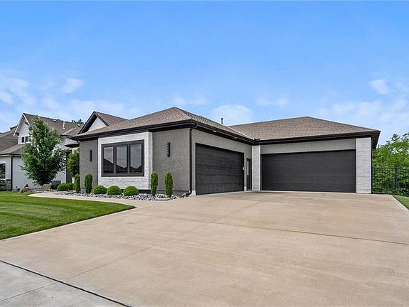 3rd image of 3112 NE Legacy Wood Dr