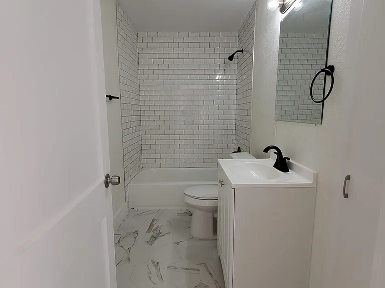 2421 Loy Lake Rd — Photo 5