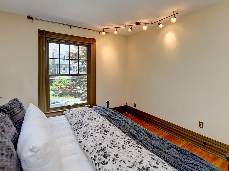 355 King Ave — Photo 31