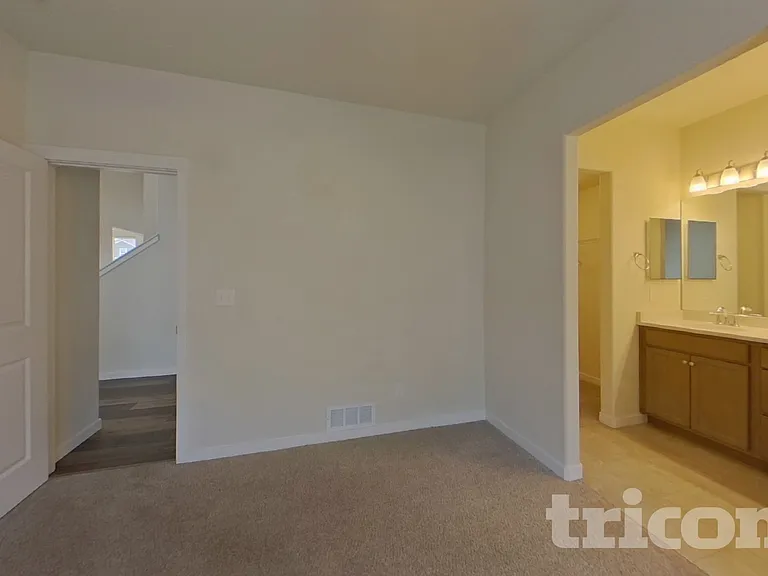 10943 Zealand Dr — Photo 5